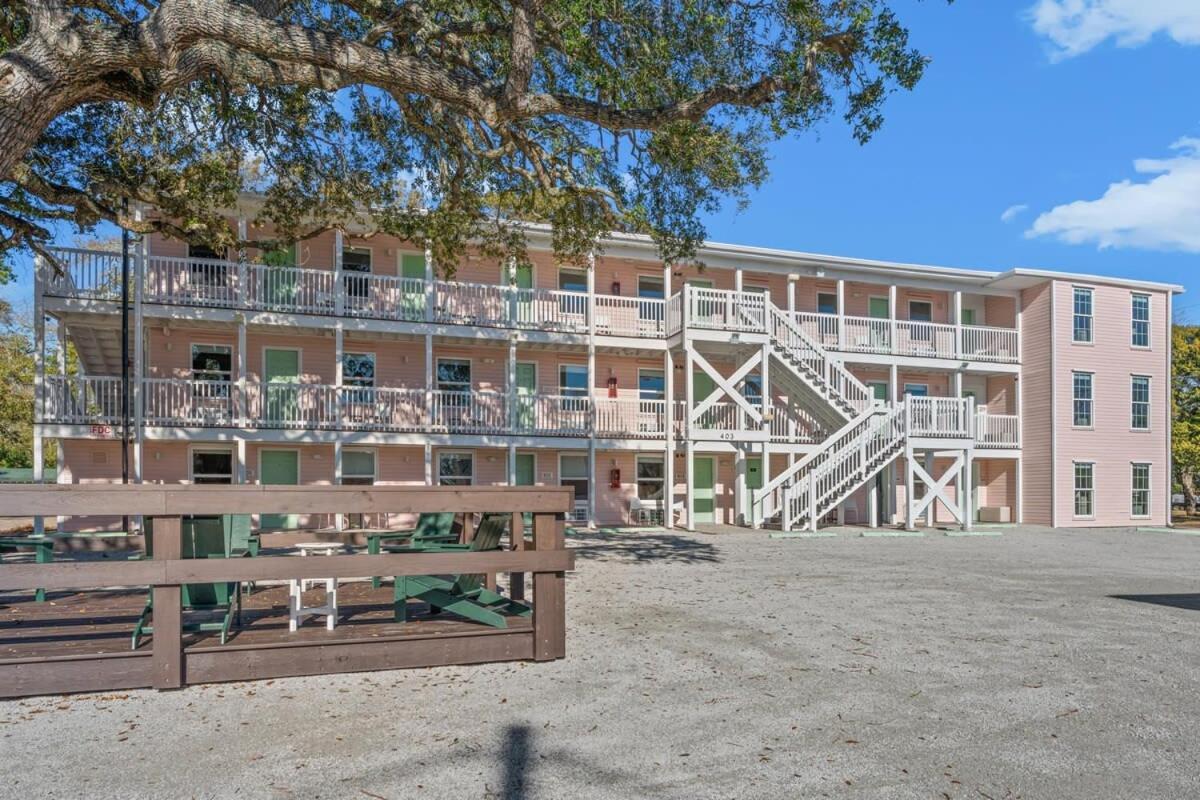 Treehouse Lodge Walk To Beach Pet-Friendly 202 Myrtle Beach Exterior photo