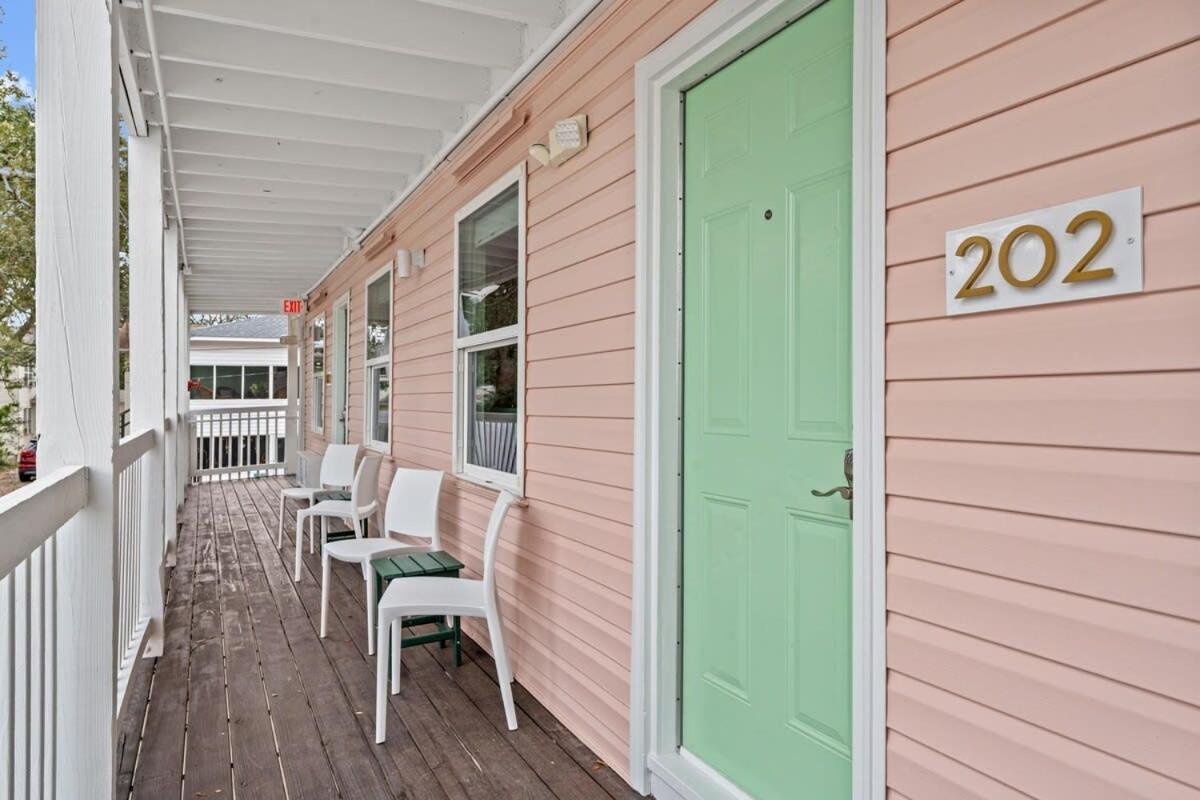 Treehouse Lodge Walk To Beach Pet-Friendly 202 Myrtle Beach Exterior photo